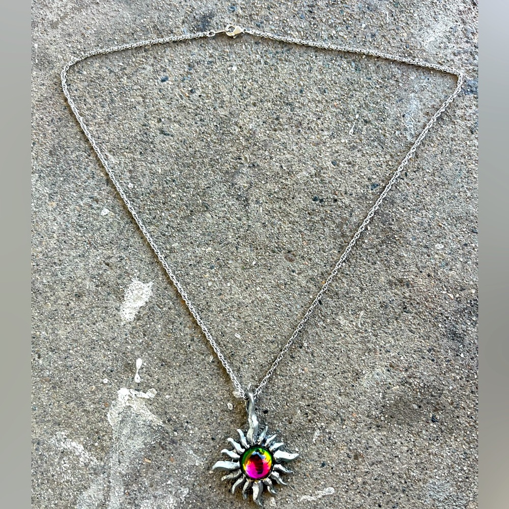 Crystal Sun Necklace💎☀️💕 - Picture 3 of 4